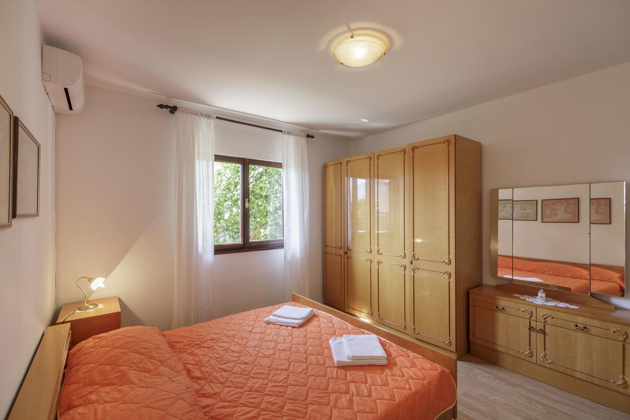Apartmani Jordana Komiža Екстериор снимка