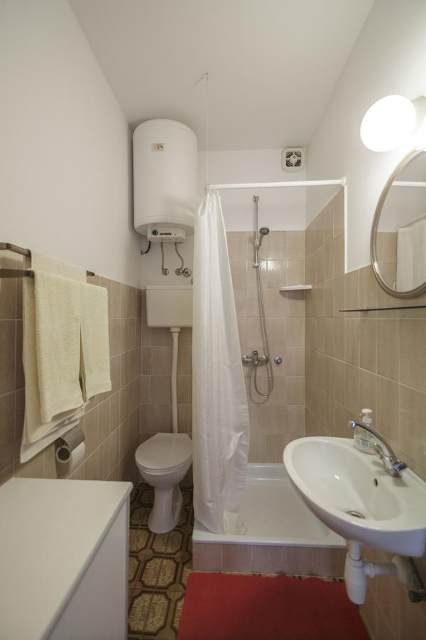 Apartmani Jordana Komiža Екстериор снимка