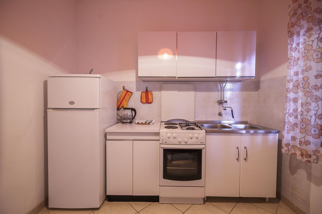 Apartmani Jordana Komiža Екстериор снимка