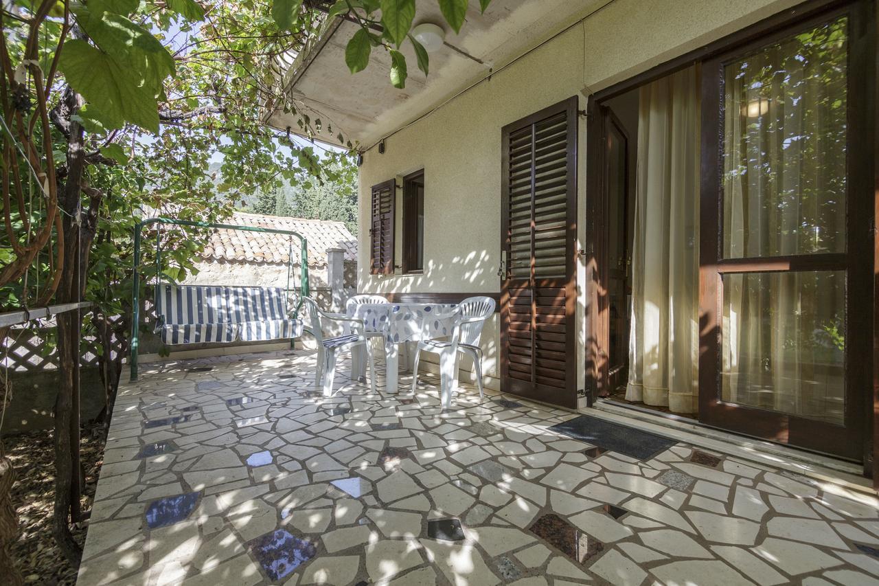 Apartmani Jordana Komiža Екстериор снимка