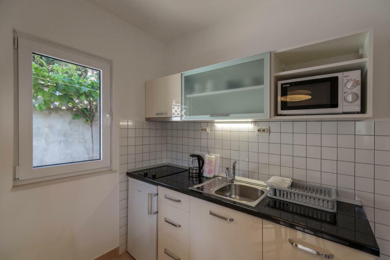 Apartmani Jordana Komiža Екстериор снимка