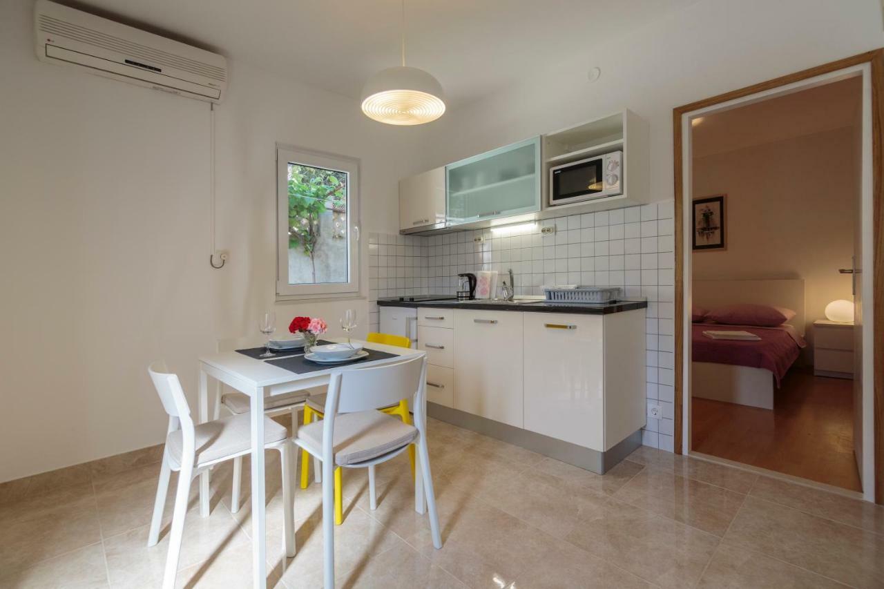 Apartmani Jordana Komiža Екстериор снимка