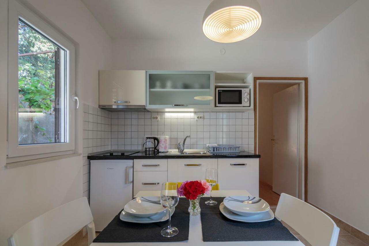 Apartmani Jordana Komiža Екстериор снимка