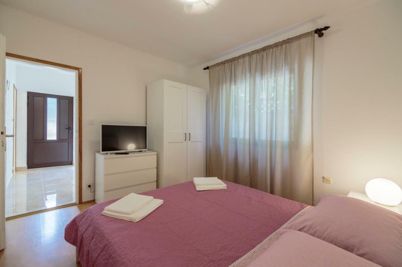 Apartmani Jordana Komiža Екстериор снимка