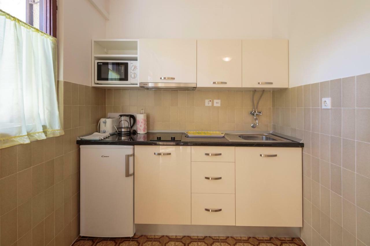 Apartmani Jordana Komiža Екстериор снимка