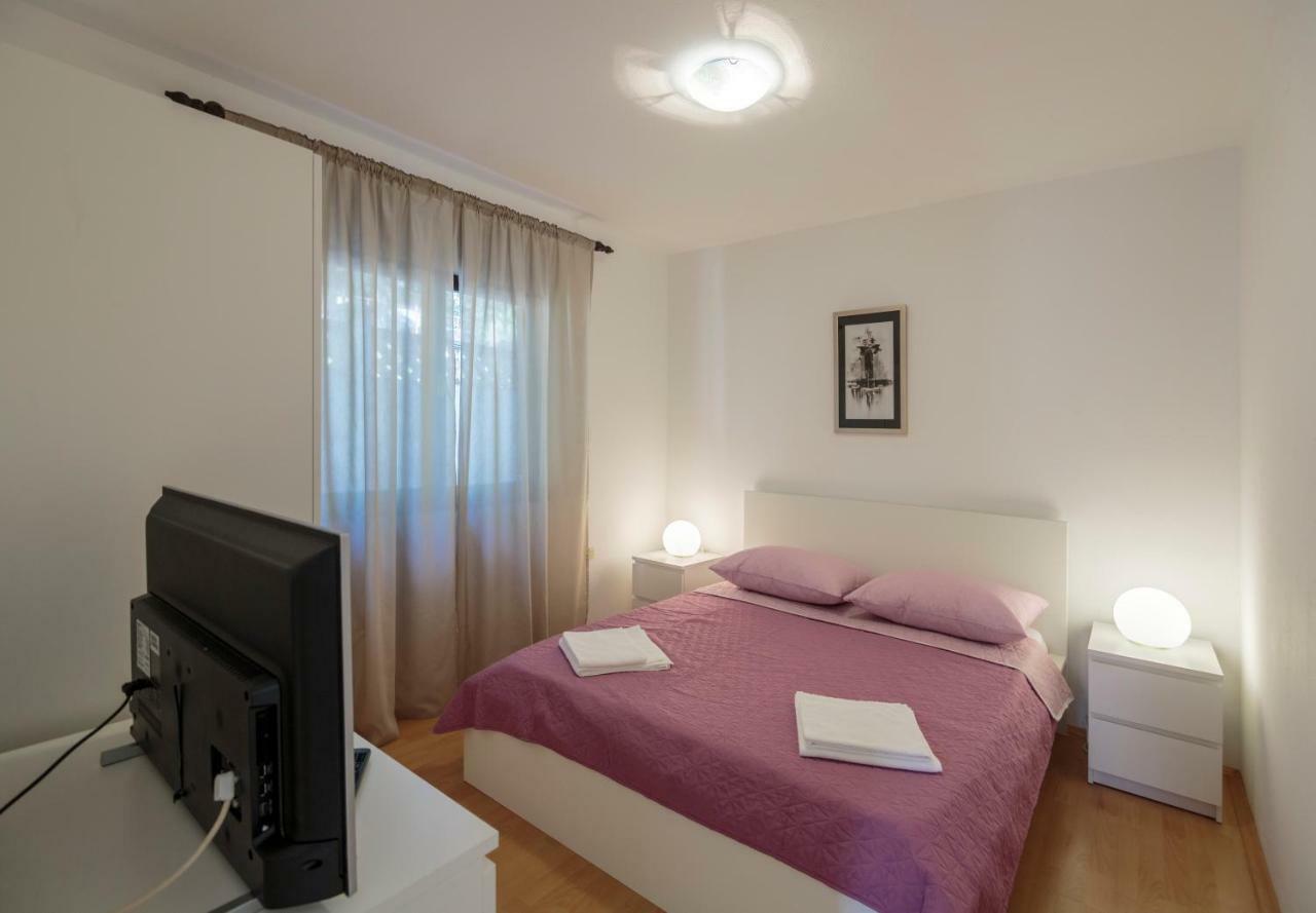 Apartmani Jordana Komiža Екстериор снимка